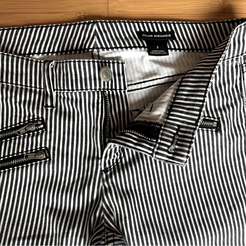 Club Monaco Low Rise Skinny Jeans. Black and White Stripe. Size 2.